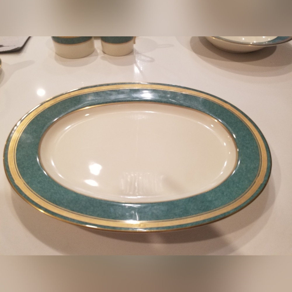 Oscar de La Renta Baronesse China Platter